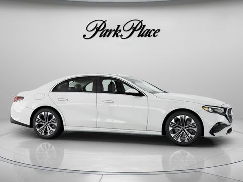 Used 2026 Mercedes-Benz E 350 4MATIC Sedan image 29
