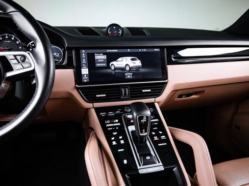 Used 2019 Porsche Cayenne AWD/4WD image 19