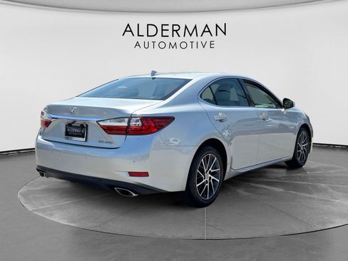 Used 2017 Lexus ES 350 w/ Luxury Package FWD image 6