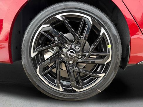 New 2026 Nissan Sentra SR w/ SR Premium Package FWD image 29