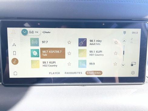 Used 2024 Land Rover Defender 90 S image 16