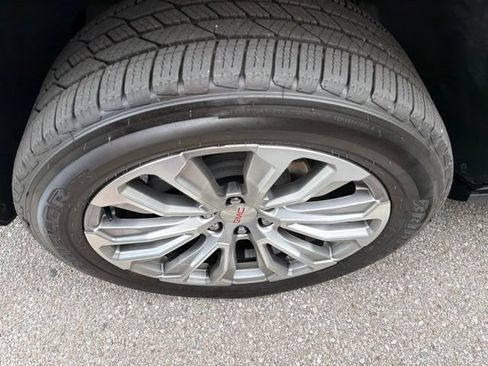 Used 2023 GMC Yukon Denali AWD/4WD image 11
