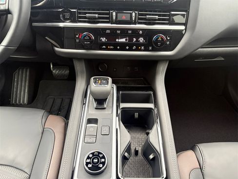 New 2025 Nissan Pathfinder Platinum image 19