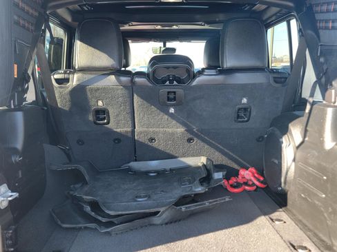 Used 2021 Jeep Wrangler Unlimited Rubicon AWD/4WD image 11