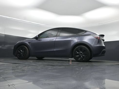 Used 2023 Tesla Model Y Long Range AWD/4WD image 44