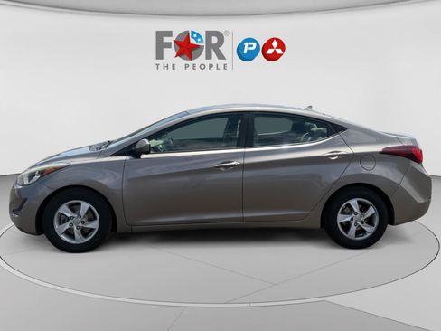Used 2015 Hyundai Elantra SE FWD image 2