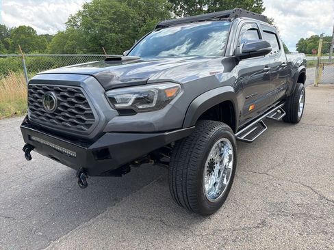 Used 2021 Toyota Tacoma TRD Off-Road w/ Technology Package AWD/4WD image 6