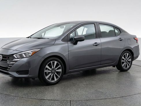 Used 2025 Nissan Versa SV FWD image 3