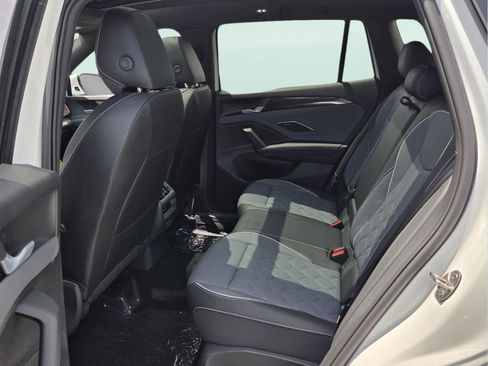 New 2026 Volkswagen Tiguan SEL R-Line AWD/4WD image 10
