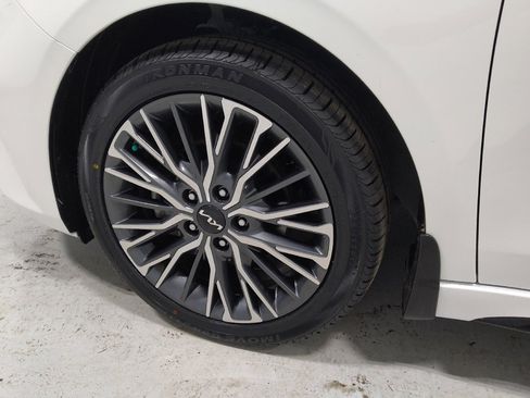 Used 2023 Kia Forte GT-Line w/ GT-Line Premium Package image 31