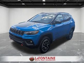 Used 2025 Jeep Compass Trailhawk AWD/4WD video 1