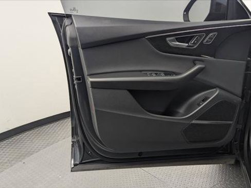 Used 2022 Audi Q8 Premium Plus w/ Premium Plus Package image 13