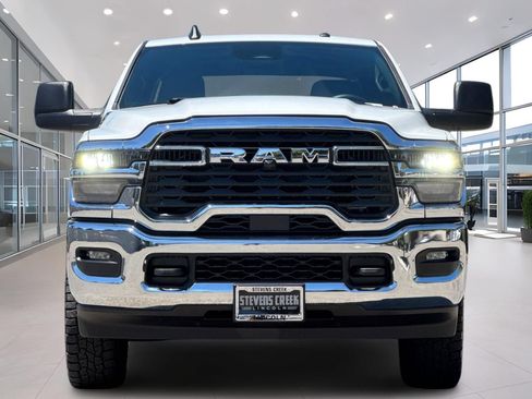 Used 2026 RAM 3500 Tradesman w/ Chrome Appearance Group A AWD/4WD image 9