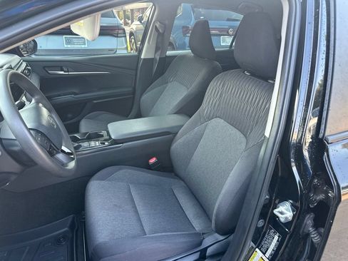 Used 2025 Toyota Camry LE FWD image 12