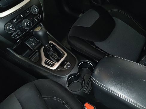 Used 2014 Jeep Cherokee Latitude image 26