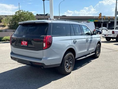 Used 2025 Ford Expedition Tremor AWD/4WD image 7