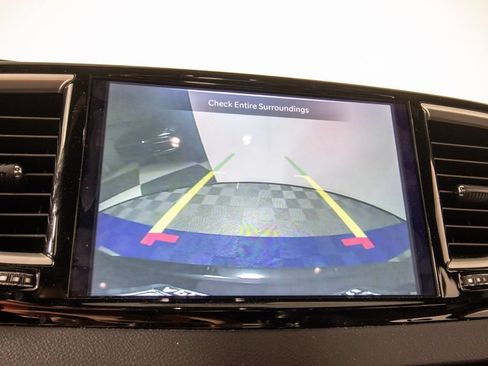 Used 2025 Chrysler Pacifica Select FWD image 24