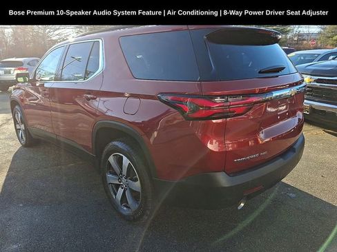 Used 2022 Chevrolet Traverse LT w/ LT Premium Package image 8
