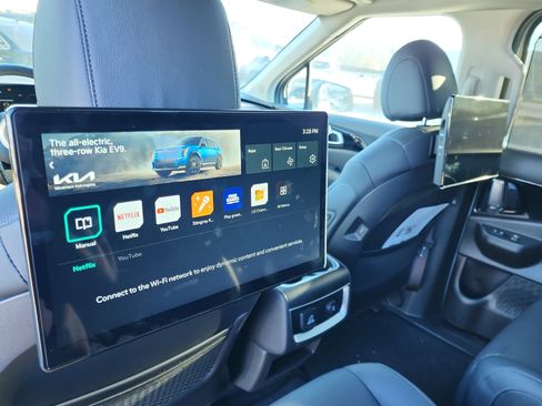 New 2025 Kia Carnival SX Prestige image 10