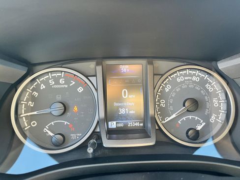 Used 2021 Toyota Tacoma TRD Sport image 32