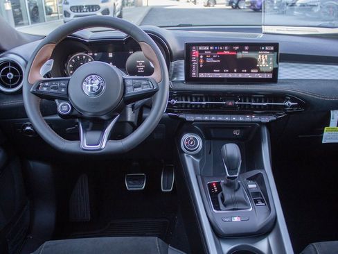 New 2025 Alfa Romeo Tonale image 13