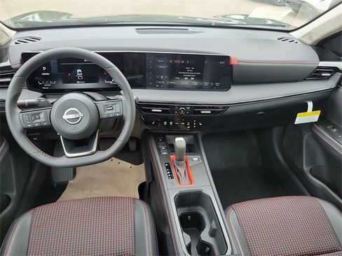 New 2025 Nissan Kicks SR w/ SR Premium Package image 21