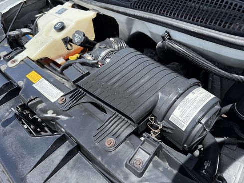 Used 2005 Chevrolet Express 2500 RWD image 22