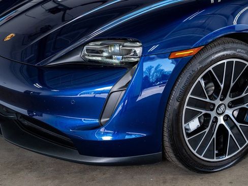 Used 2021 Porsche Taycan image 12