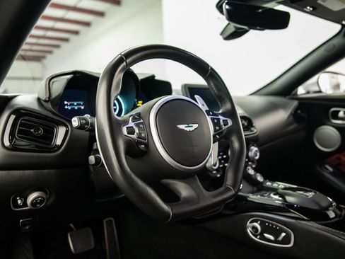 Used 2019 Aston Martin V8 Vantage Coupe RWD image 32