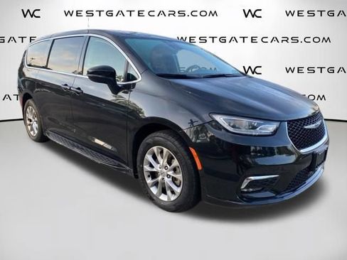 Used 2023 Chrysler Pacifica Touring-L AWD/4WD image 27