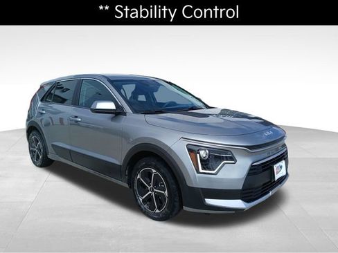 Used 2023 Kia Niro LX FWD image 7
