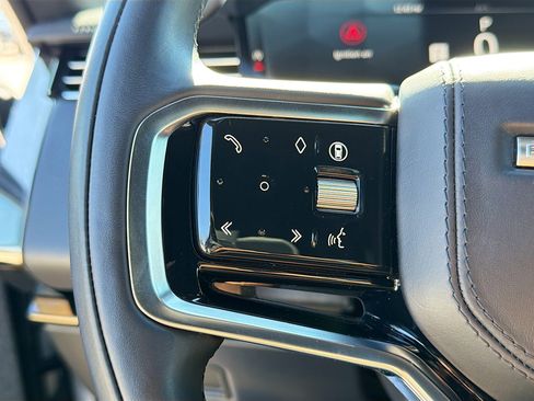 Used 2024 Land Rover Range Rover Sport SE image 39