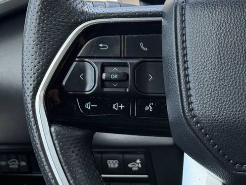 Used 2023 Toyota Sequoia Platinum AWD/4WD image 12