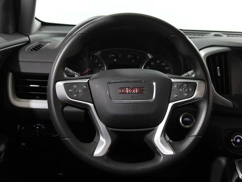 Used 2024 GMC Terrain SLE image 7