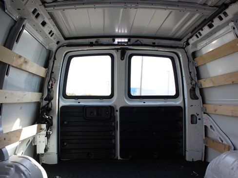 Used 2023 GMC Savana 2500 w/ Driver Convenience Package RWD image 22