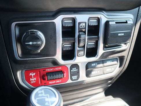 Used 2020 Jeep Gladiator Rubicon image 28