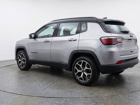 Used 2025 Jeep Compass Limited AWD/4WD image 6