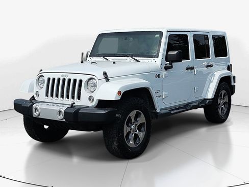 Used 2018 Jeep Wrangler Unlimited Sahara w/ Connectivity Group AWD/4WD image 11