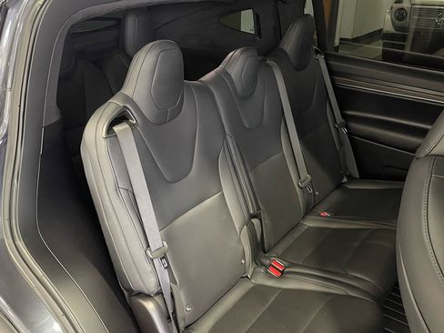 Used 2022 Tesla Model X image 44