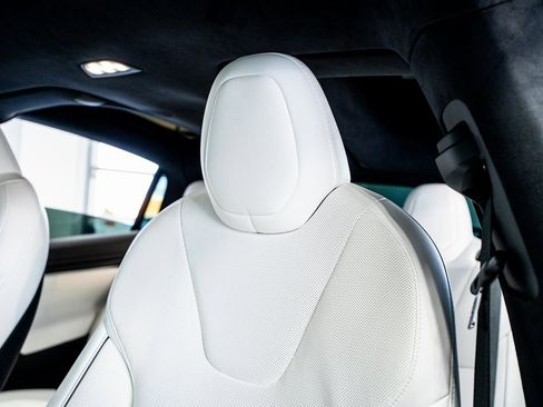 Used 2022 Tesla Model X Plaid image 38