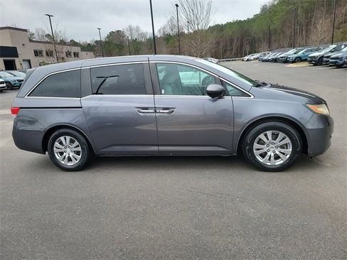 Used 2016 Honda Odyssey SE image 4
