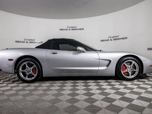 Used 1999 Chevrolet Corvette Base w/ Performance Handling Pkg image 11