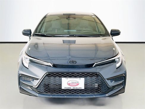 Used 2025 Toyota Corolla SE image 2