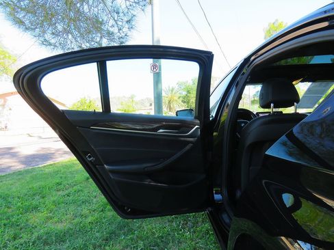 Used 2020 BMW 530i w/ Convenience Package image 17