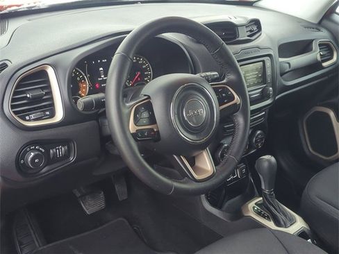 Used 2015 Jeep Renegade Latitude w/ Popular Equipment Group image 12