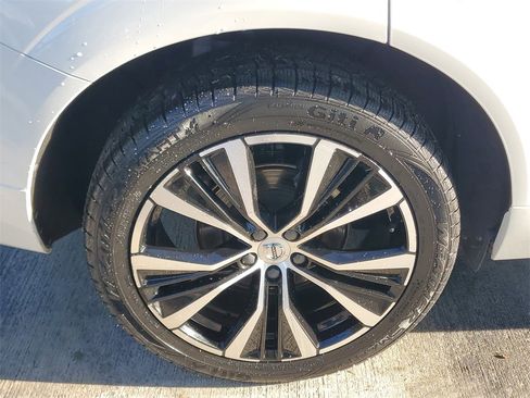 Certified 2023 Volvo XC60 B5 Plus w/ Protection Package Premier image 7