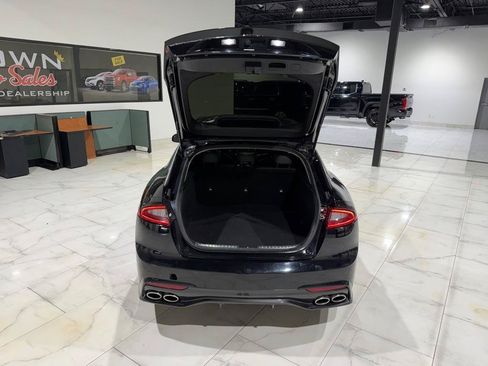 Used 2018 Kia Stinger Premium RWD image 12