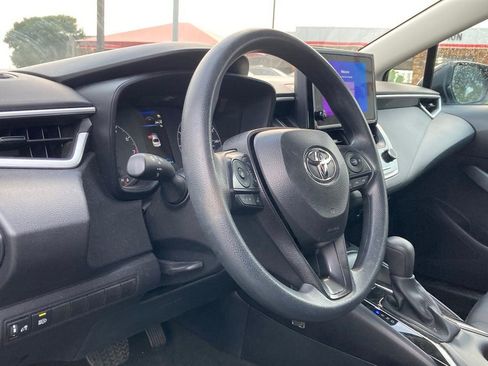 Certified 2025 Toyota Corolla LE FWD image 6