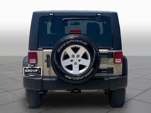 Used 2018 Jeep Wrangler Sport AWD/4WD image 5