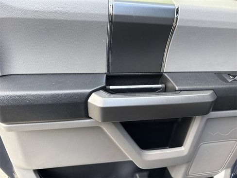 Used 2017 Ford F150 XLT w/ Equipment Group 302A Luxury image 16